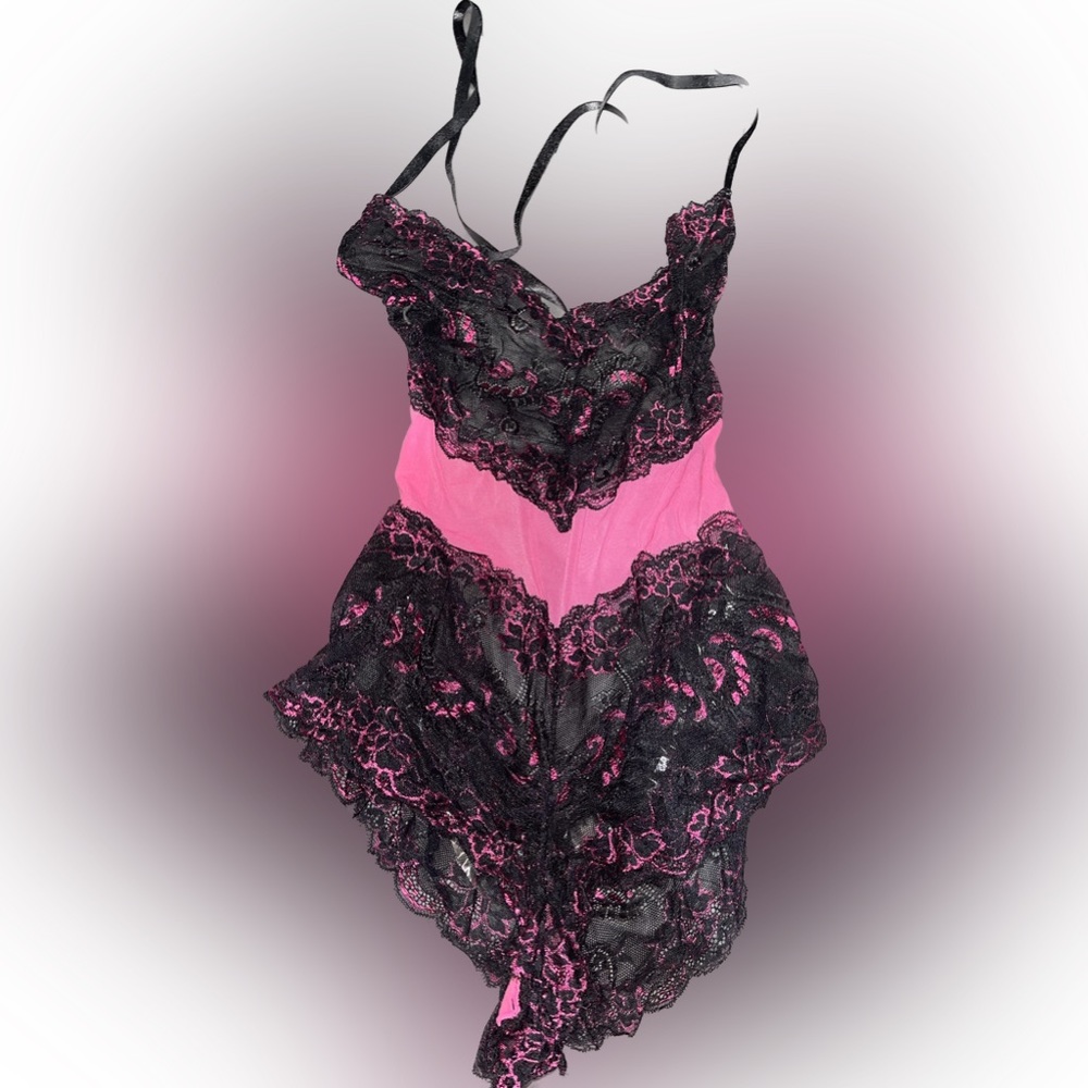 Black and pink nightie